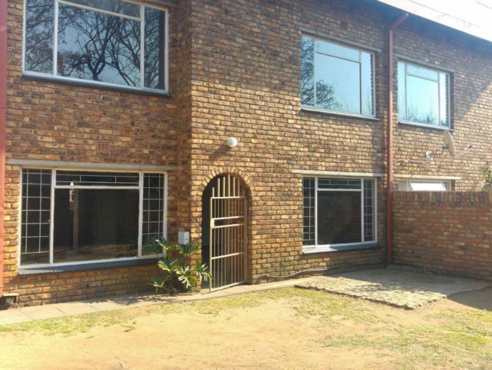 Townhouse for sale in Middelburg Central (Mpumalanga Central)  - 1MD1689933