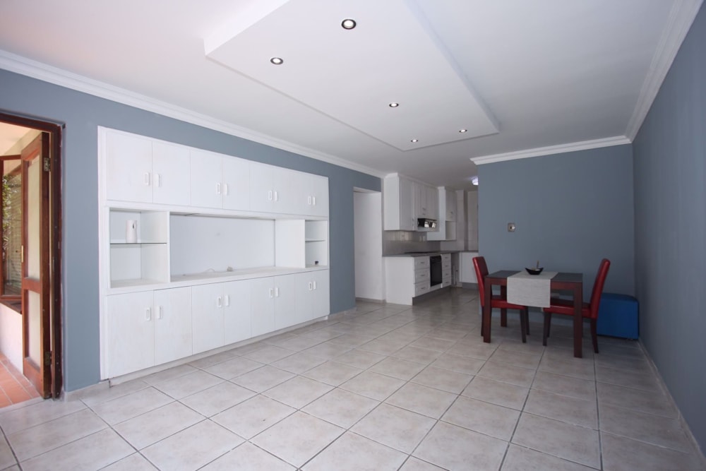 Apartment sold in Sunninghill Gardens - FW1699018 Apartment sold in Sunninghill Gardens - FW1699018