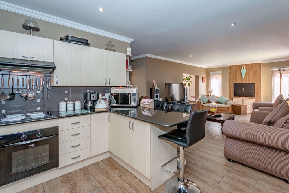 Cluster sold in Hughes - BOK1678234 Cluster sold in Hughes - BOK1678234