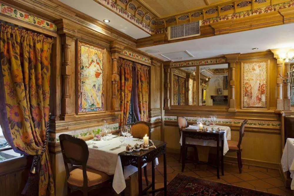 Hotel for sale in Pretoria - 1HR1663537 Hotel for sale in Pretoria - 1HR1663537