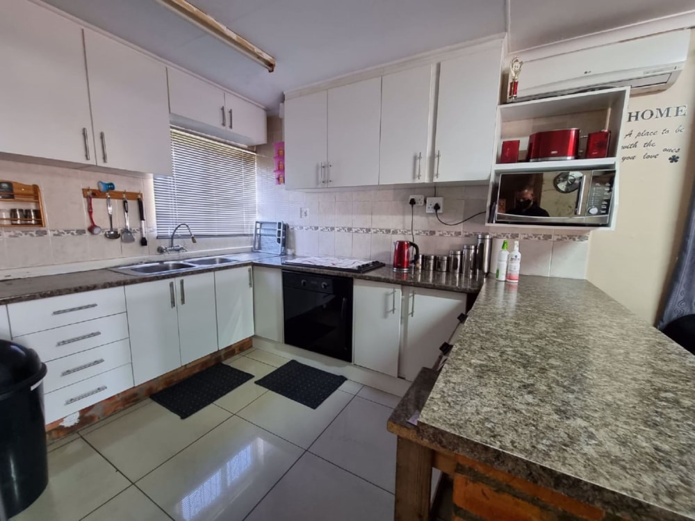 House for sale in Brackenham - 1RY1712074