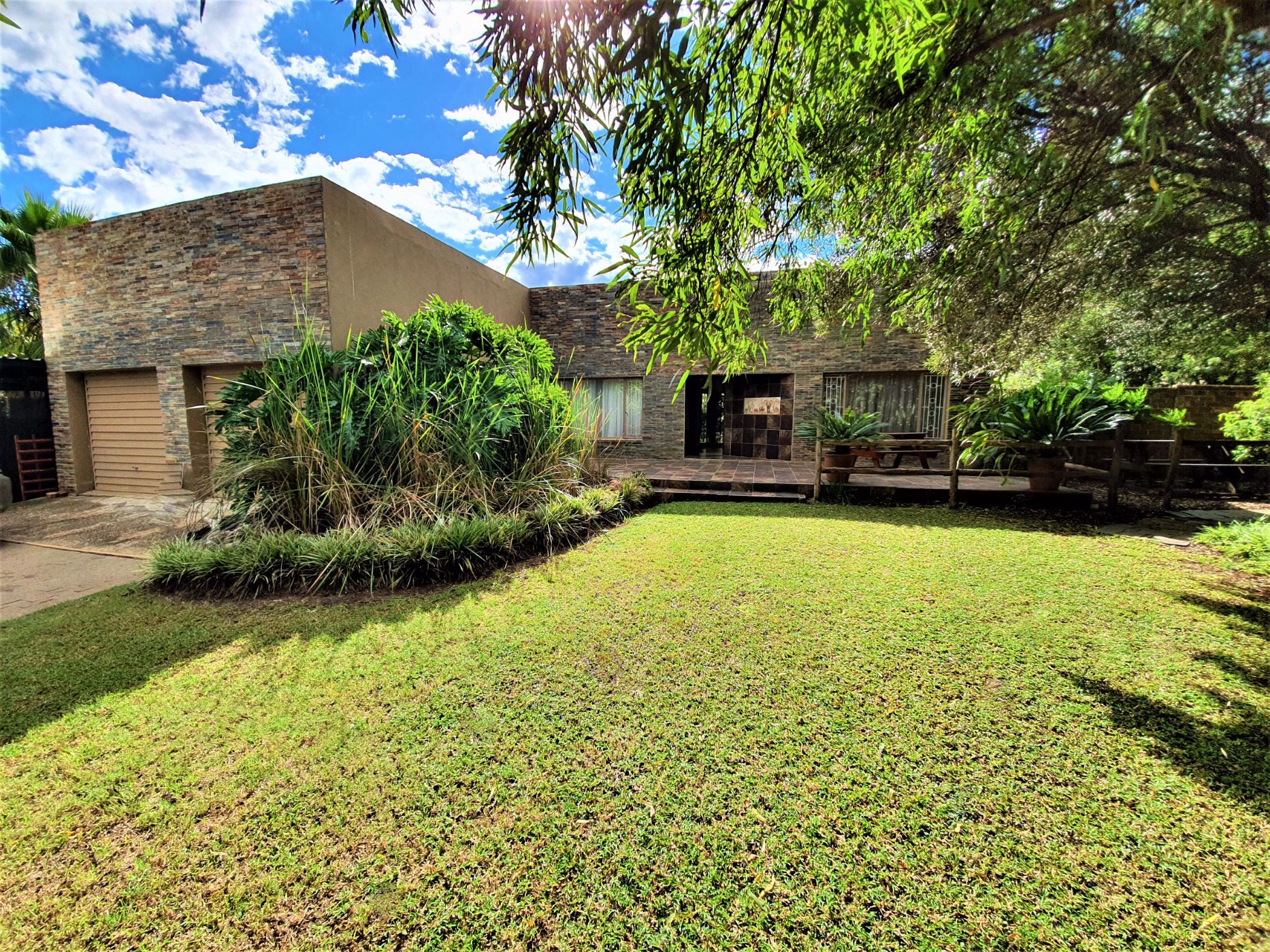 House for sale in Schoemansville - 1HR1659906