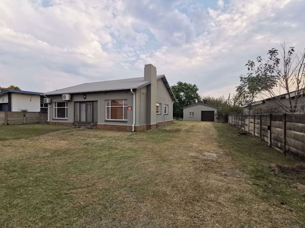 House for sale in Newcastle - 1NW1654753 House for sale in Newcastle - 1NW1654753