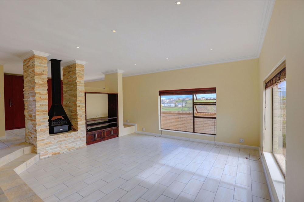 Security complex home to rent in Rooirivierrif - GEO1726358