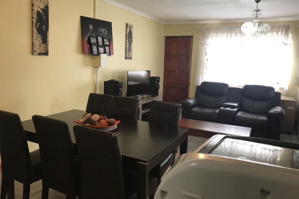 House sold in Phoenix , Milnerton - 1TV1668287