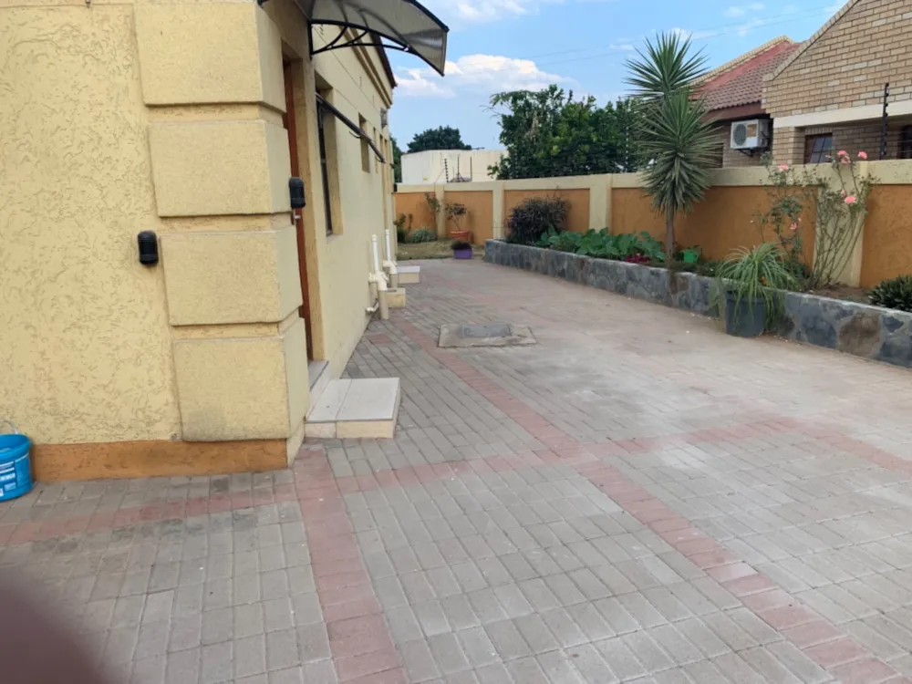 House to rent in Block 8, Botswana - 3BO1747800 House to rent in Block 8, Botswana - 3BO1747800