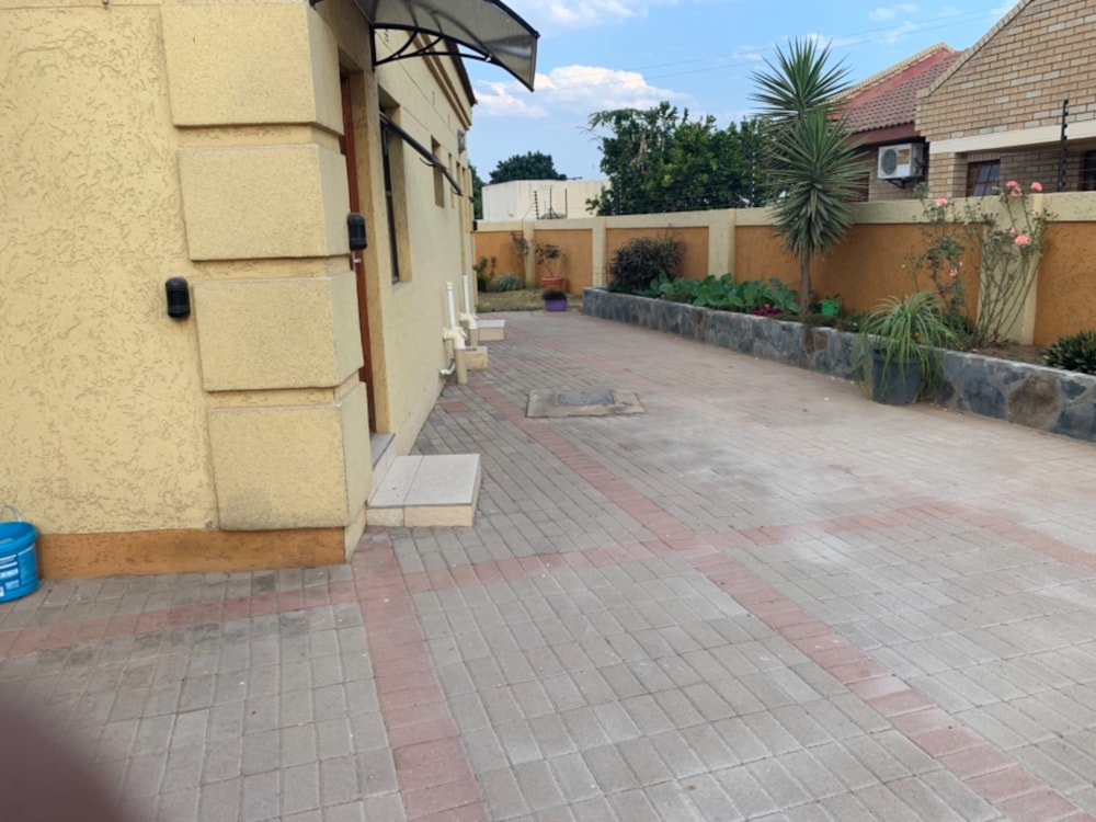 House to rent in Block 8, Botswana - 3BO1719359 House to rent in Block 8, Botswana - 3BO1719359