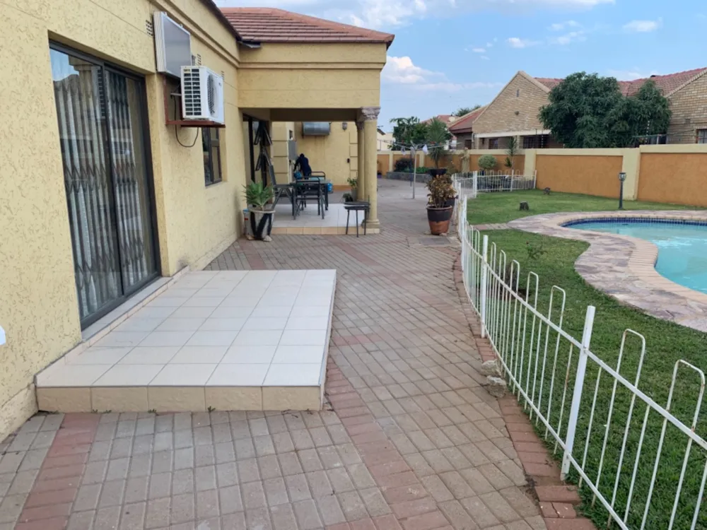 House to rent in Block 8, Botswana - 3BO1747800 House to rent in Block 8, Botswana - 3BO1747800