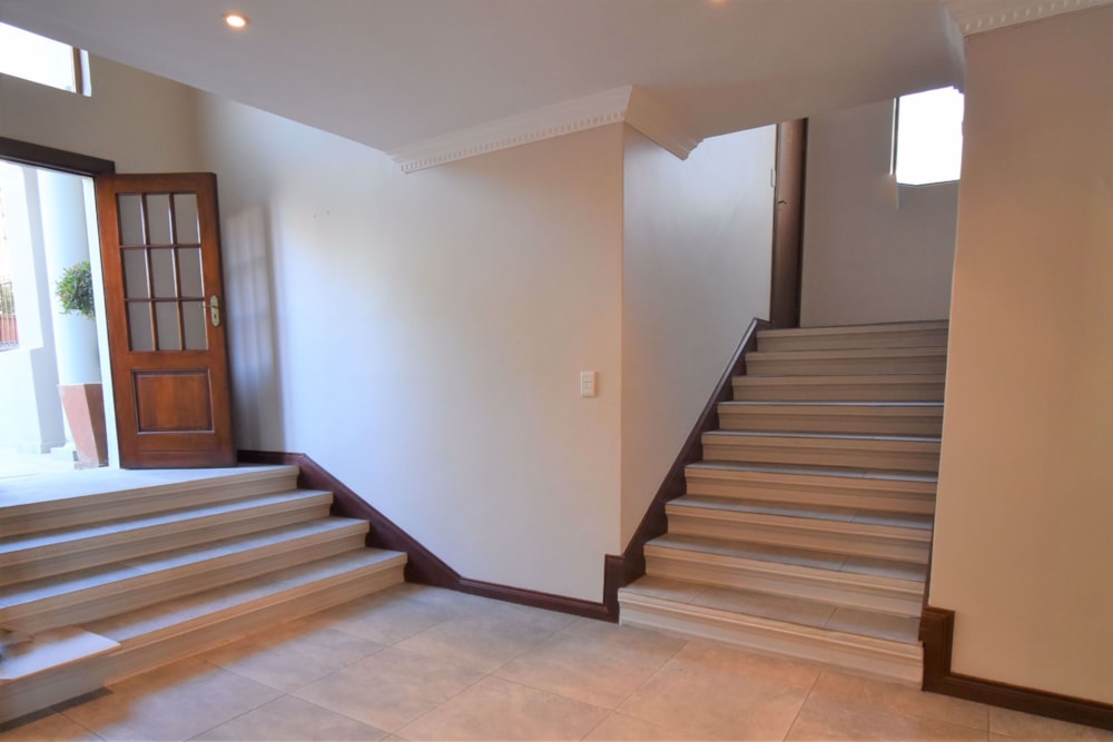 House to rent in Waterkloof Ridge - PTL1737138