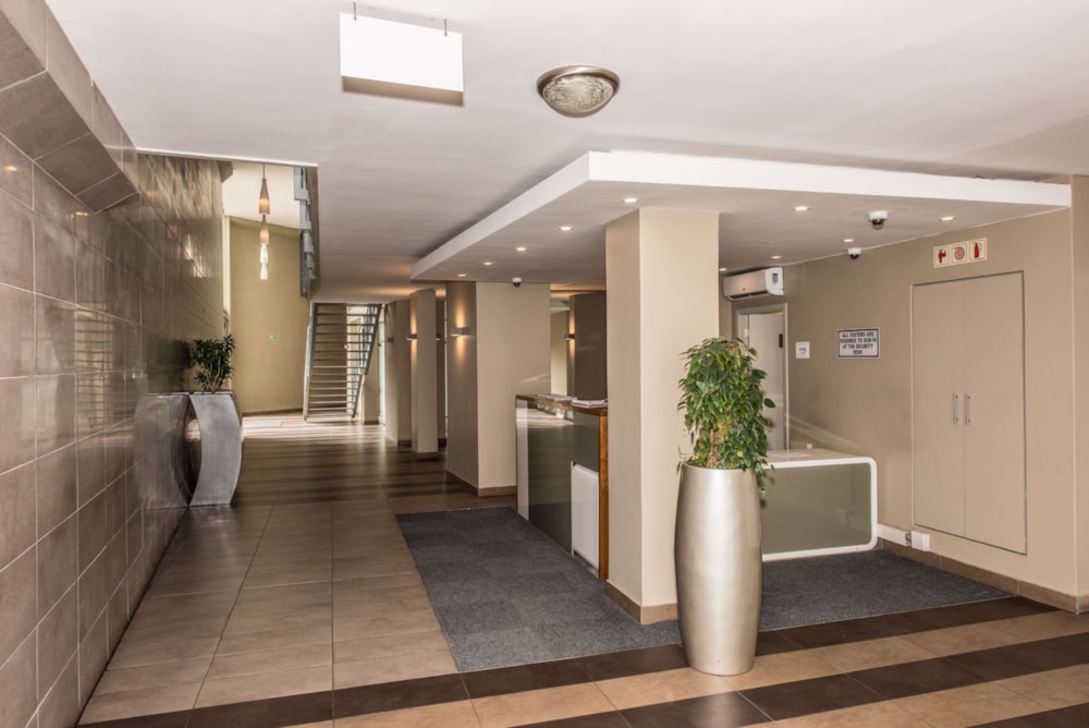 Apartment to rent in Claremont, Cape Town - RBL1727386