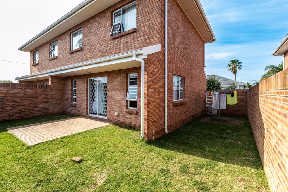 Townhouse for sale in Berea, East London - 1EZ1707193 Townhouse for sale in Berea, East London - 1EZ1707193