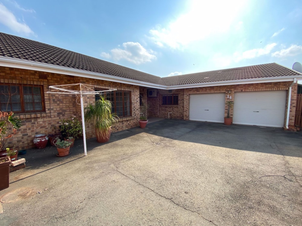 Townhouse to rent in Hayfields - 1PM1735006