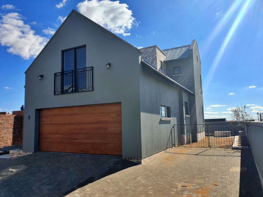 Townhouse for sale in Woodland Hills - 1BX1726405