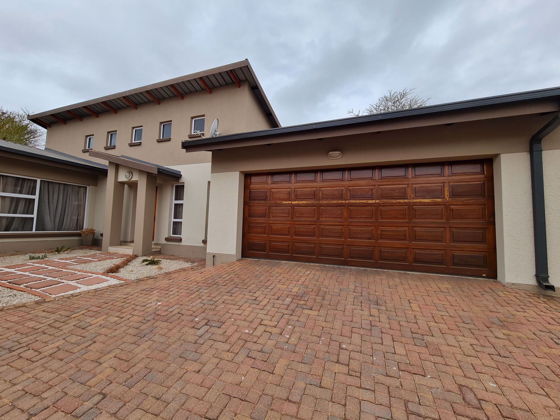 Townhouse to rent in Bendor Park - 1PS1716734