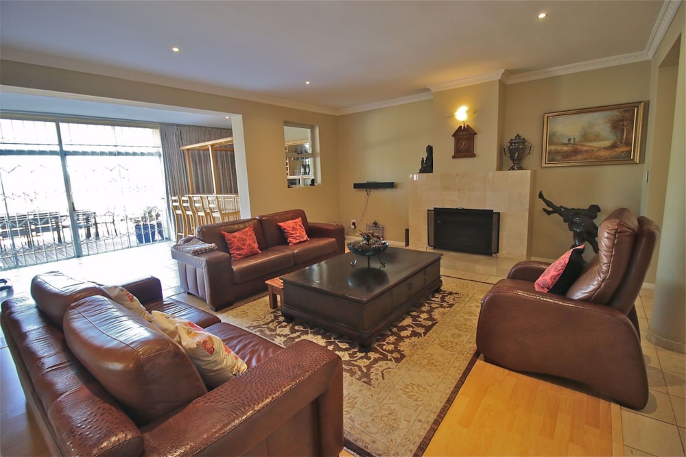 House let in Plattekloof - 1PLA1695639 House let in Plattekloof - 1PLA1695639