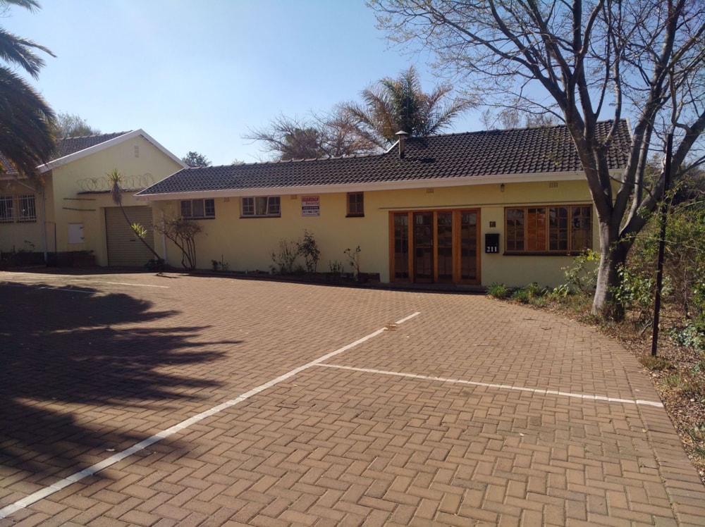 Commercial office to rent in Mondeor - 1GV1730278