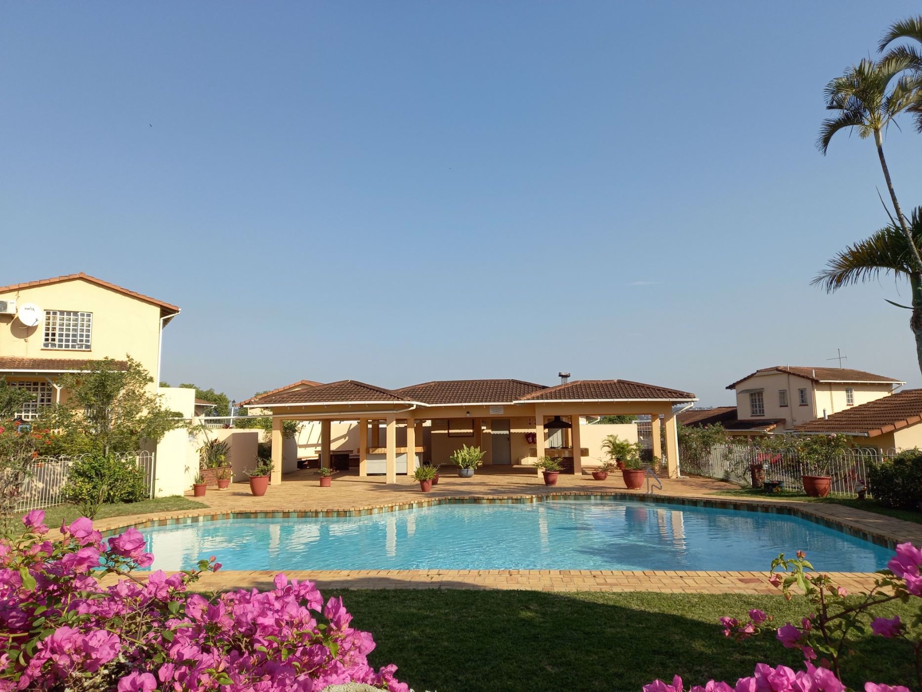 Townhouse to rent in Sherwood, Westville - 1WP1718253