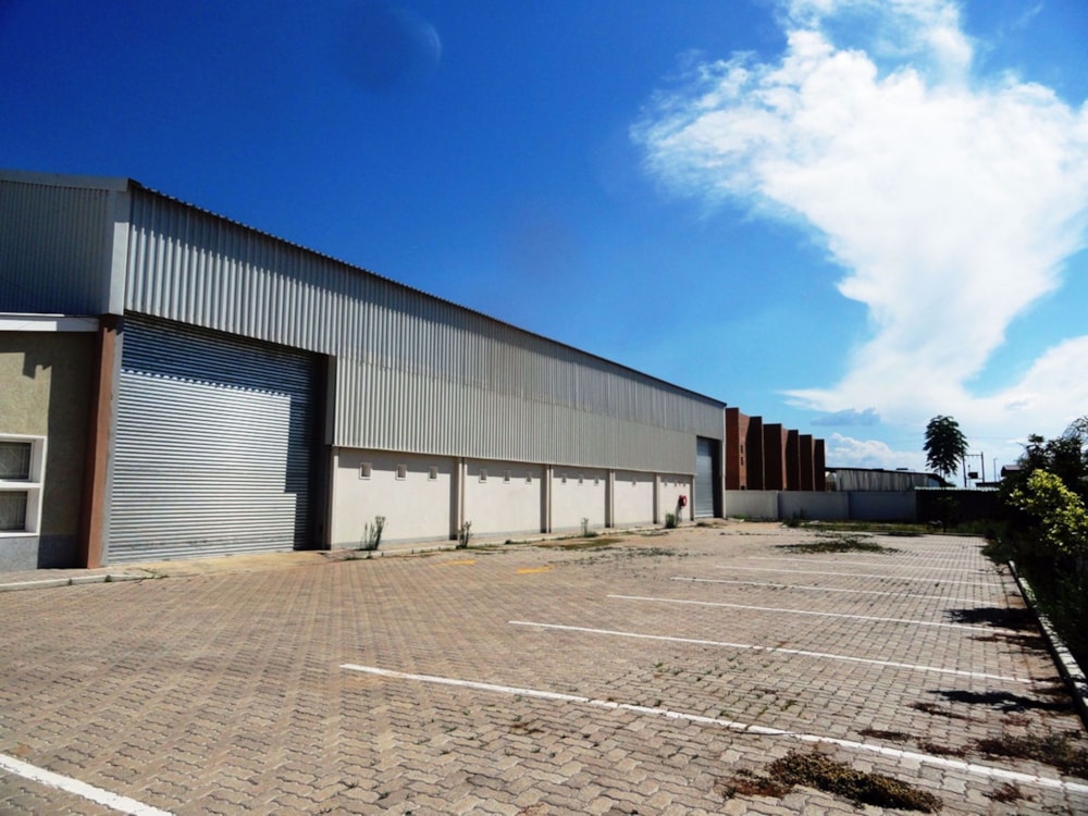Commercial industrial property let in Tlokweng, Botswana - 3BO1691768 Commercial industrial property let in Tlokweng, Botswana - 3BO1691768