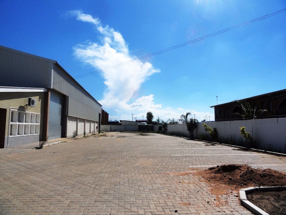 Commercial industrial property let in Tlokweng, Botswana - 3BO1691768 Commercial industrial property let in Tlokweng, Botswana - 3BO1691768