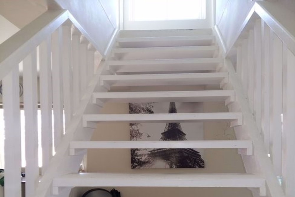 Security complex home let in Kingswood - 1GC1710570 Security complex home let in Kingswood - 1GC1710570