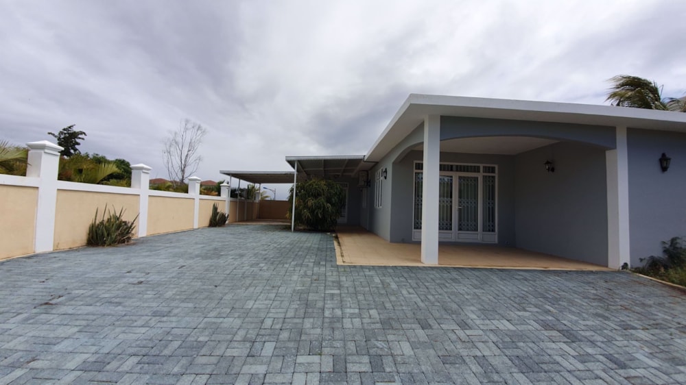 Single-storey house to rent in Flic en Flac, Mauritius - MUR1709530 Single-storey house to rent in Flic en Flac, Mauritius - MUR1709530