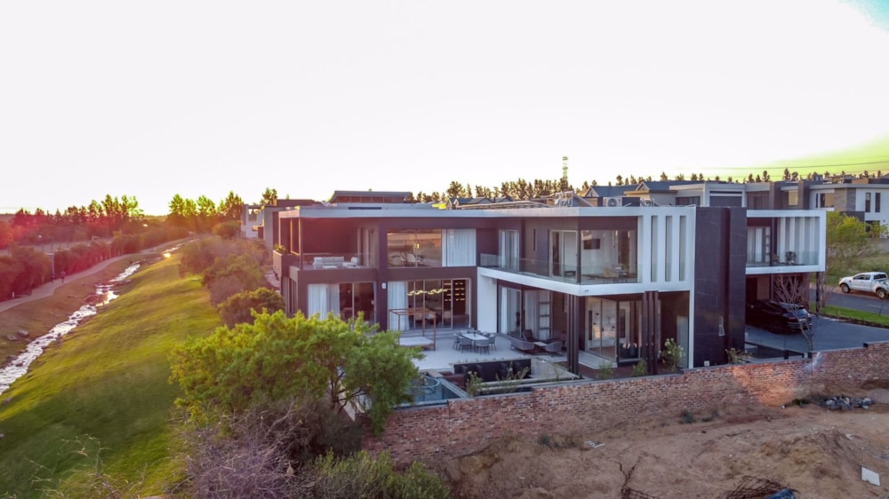 Double-storey house for sale in Steyn City - 1SY1715579 Double-storey house for sale in Steyn City - 1SY1715579