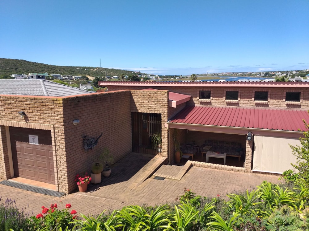 House for sale in Stilbaai Hoogte - 1SR1696987 House for sale in Stilbaai Hoogte - 1SR1696987
