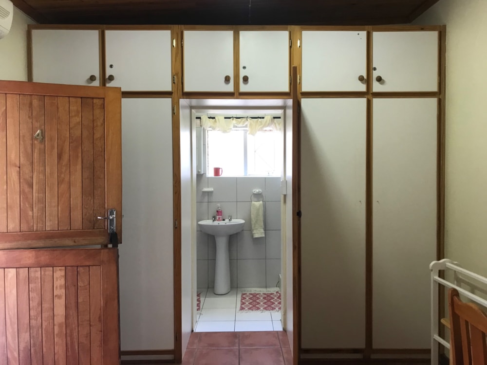 Bachelor apartment to rent in Memorial Road Area - 1KJ1747810