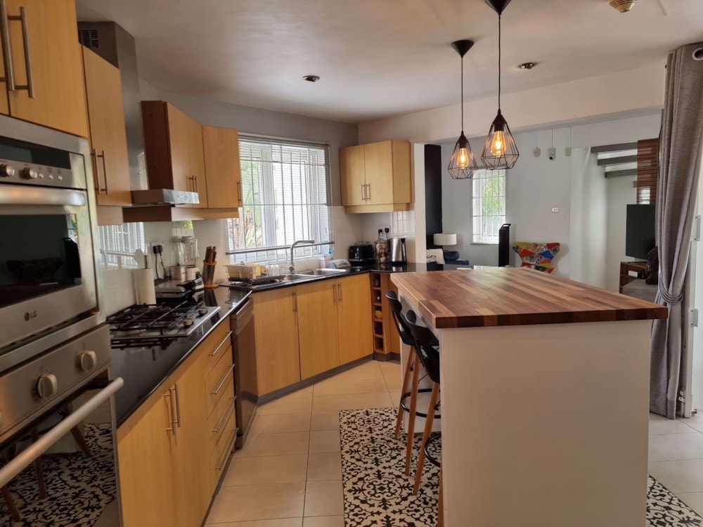 Double-storey house for sale in Albion, Mauritius - MUR1654764 Double-storey house for sale in Albion, Mauritius - MUR1654764