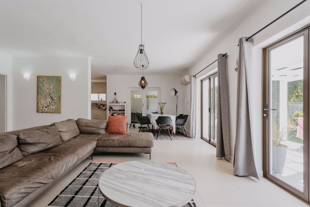 House let in Newlands, Cape Town - RBL1682916