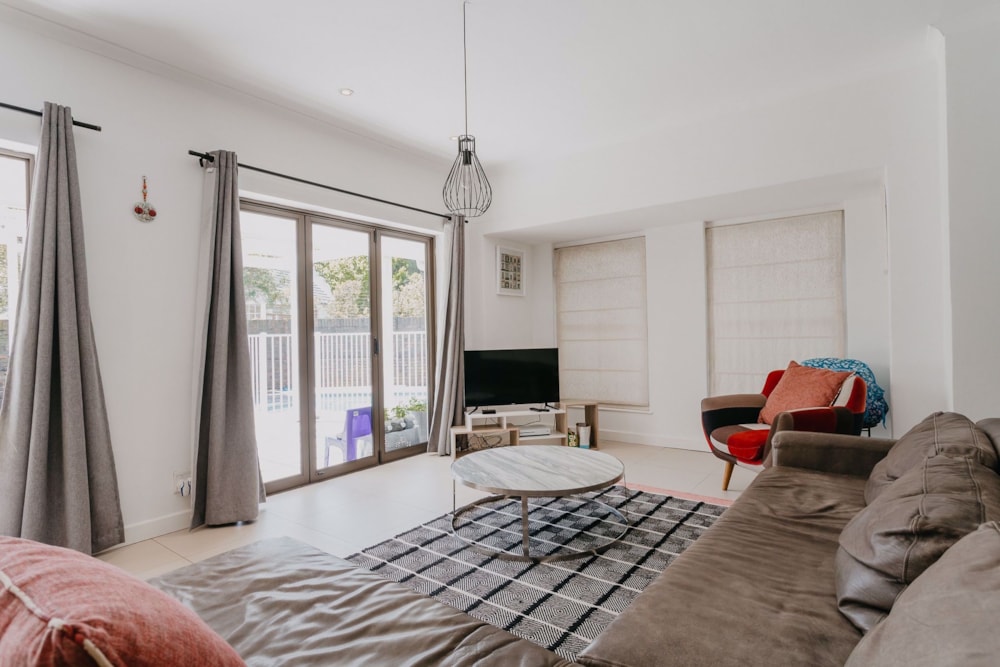 House let in Newlands, Cape Town - RBL1682916