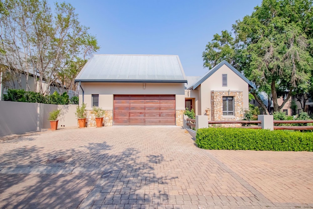 House let in Southdowns Estate - CNL1705277