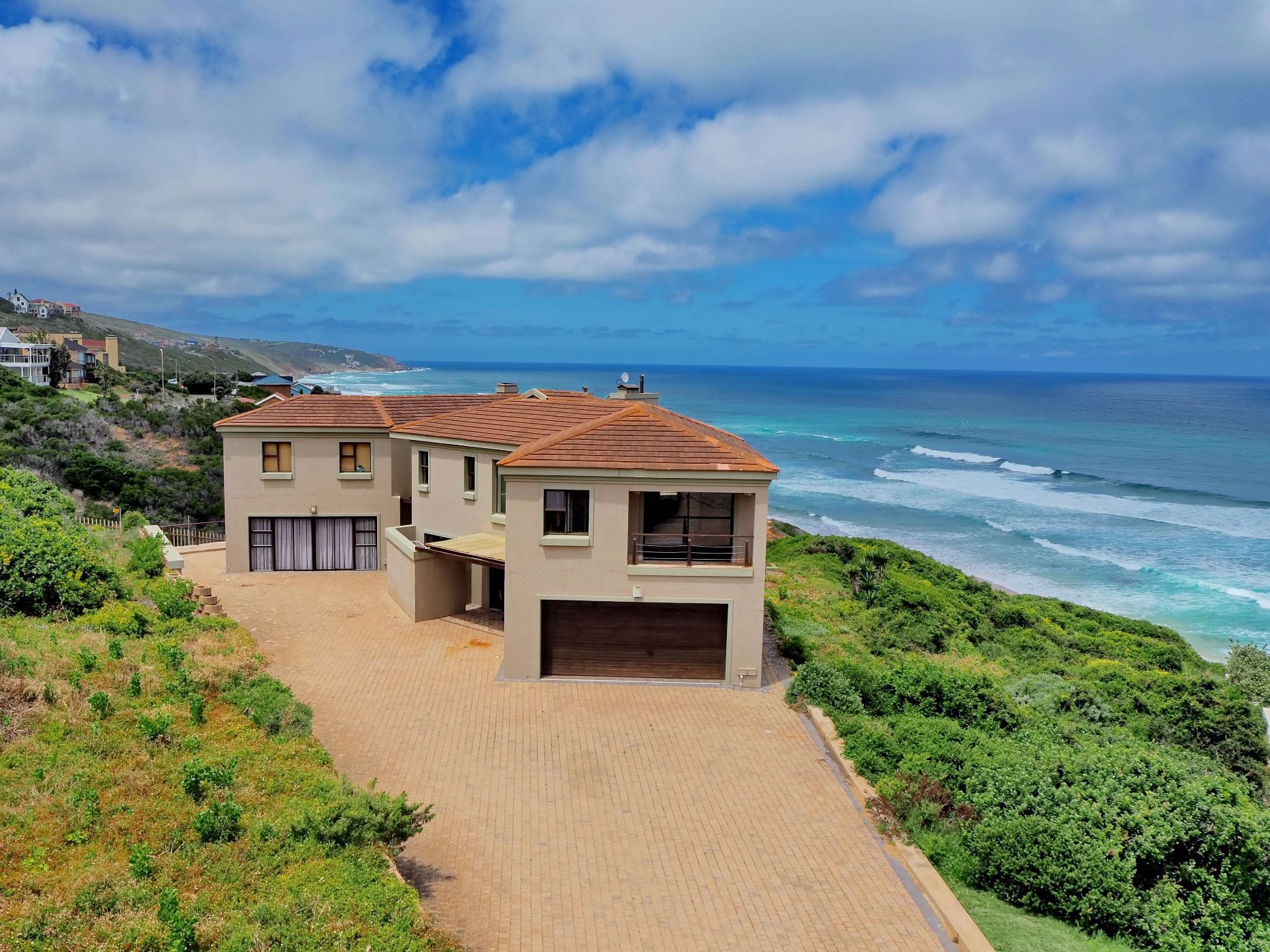 Townhouse to rent in Dana Bay - 1MB1725427