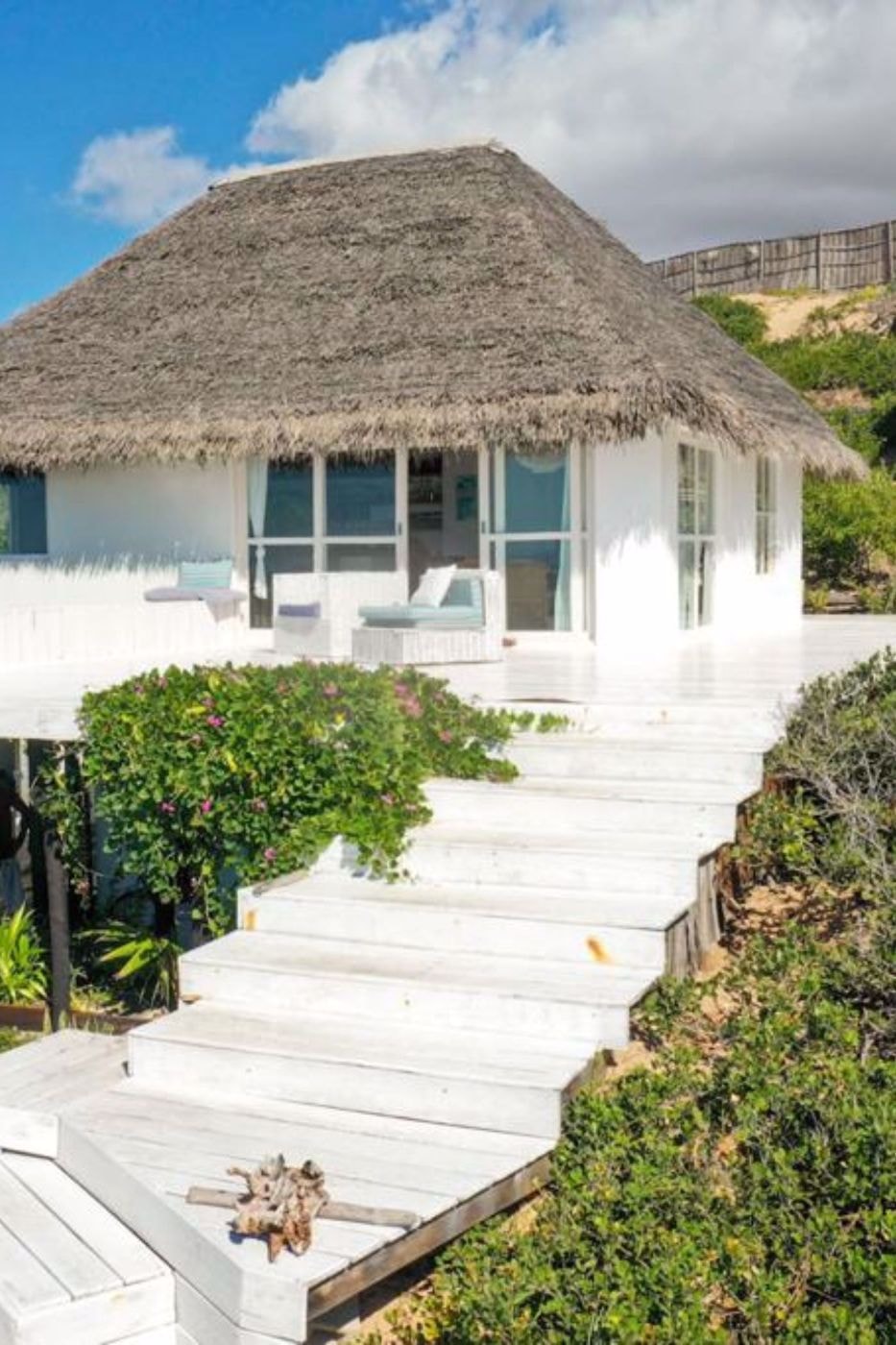 Beach resort for sale in Praia do Tofo, Mozambique - 3MQ1723597 Beach resort for sale in Praia do Tofo, Mozambique - 3MQ1723597