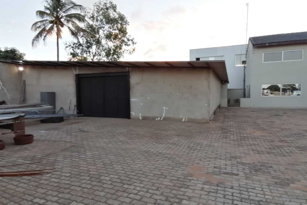 Commercial industrial property to rent in Matola, Mozambique - 3MQ1732798