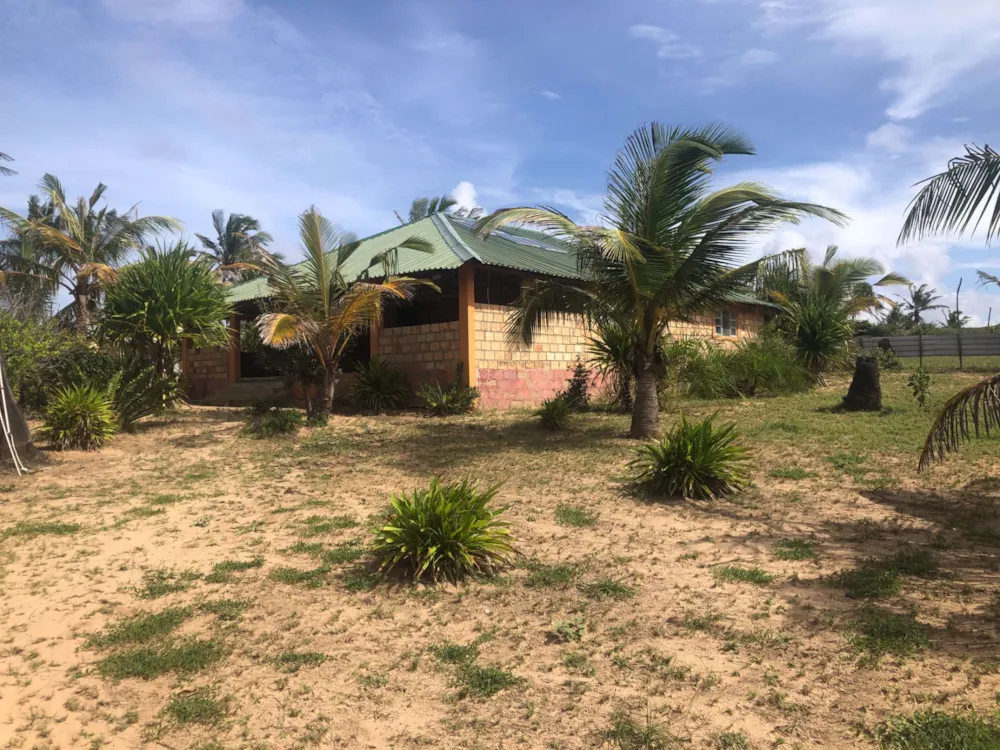 Beachfront villa for sale in Praia dos Cocos, Mozambique - 3MQ1698813 Beachfront villa for sale in Praia dos Cocos, Mozambique - 3MQ1698813
