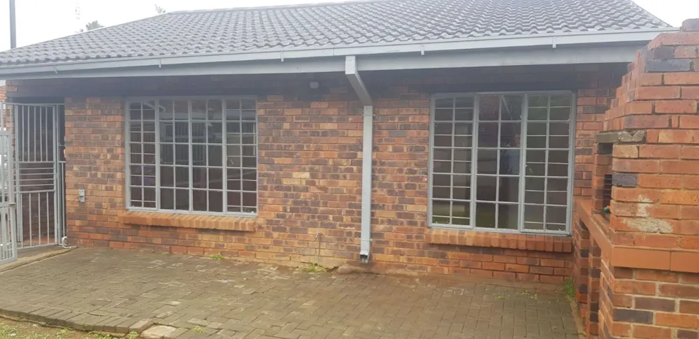 Townhouse let in Willows - 1BX1723153 Townhouse let in Willows - 1BX1723153