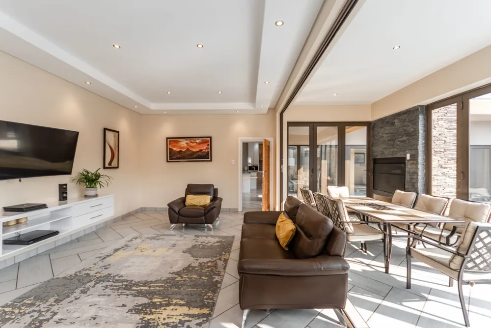 Double-storey house for sale in Copperleaf - 1CU1756256 Double-storey house for sale in Copperleaf - 1CU1756256