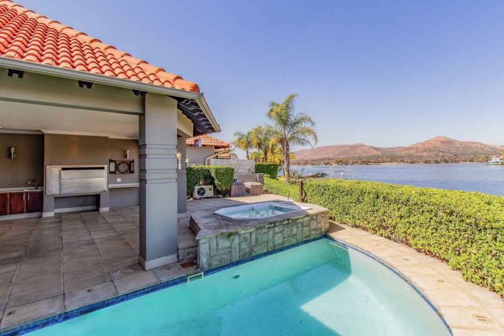 Golf estate house for sale in Pecanwood - 1HR1701586 Golf estate house for sale in Pecanwood - 1HR1701586