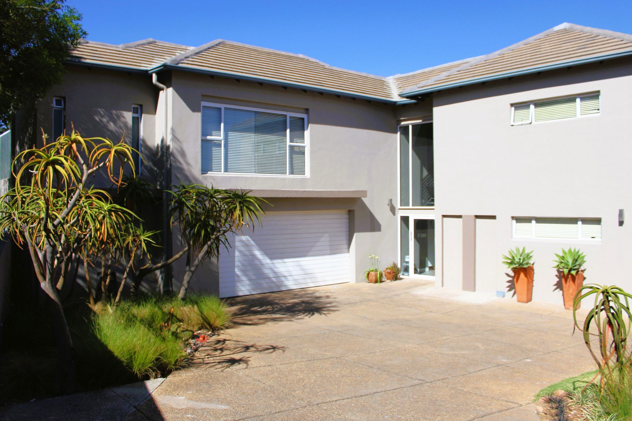 Double-storey house sold in Irene Farm Villages - CN1700941