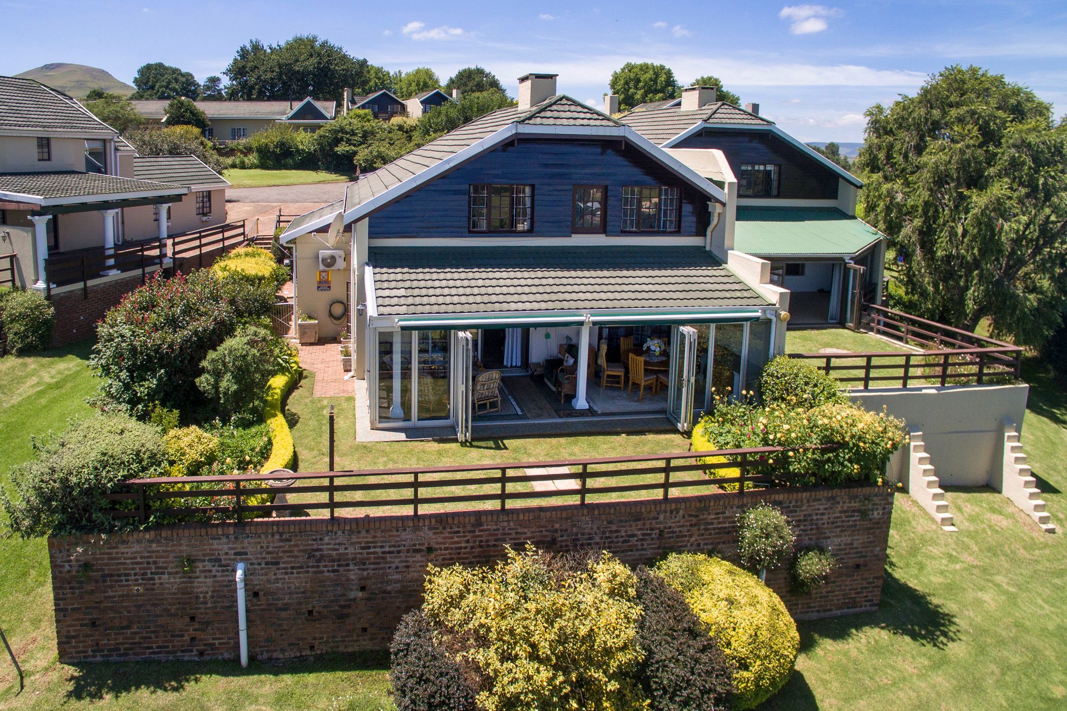 Security complex home sold in Underberg - 1UB1645754