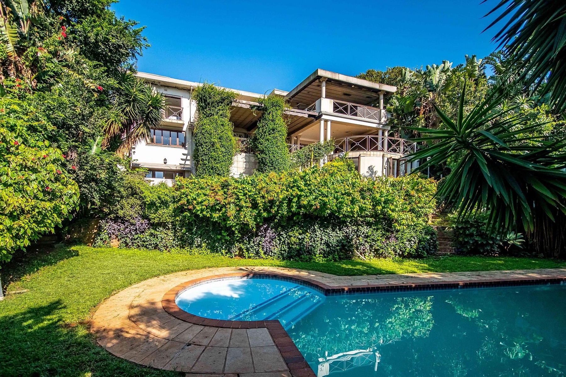 Dispelling eight key myths around buying and selling property on auction Dispelling eight key myths around buying and selling property on auction