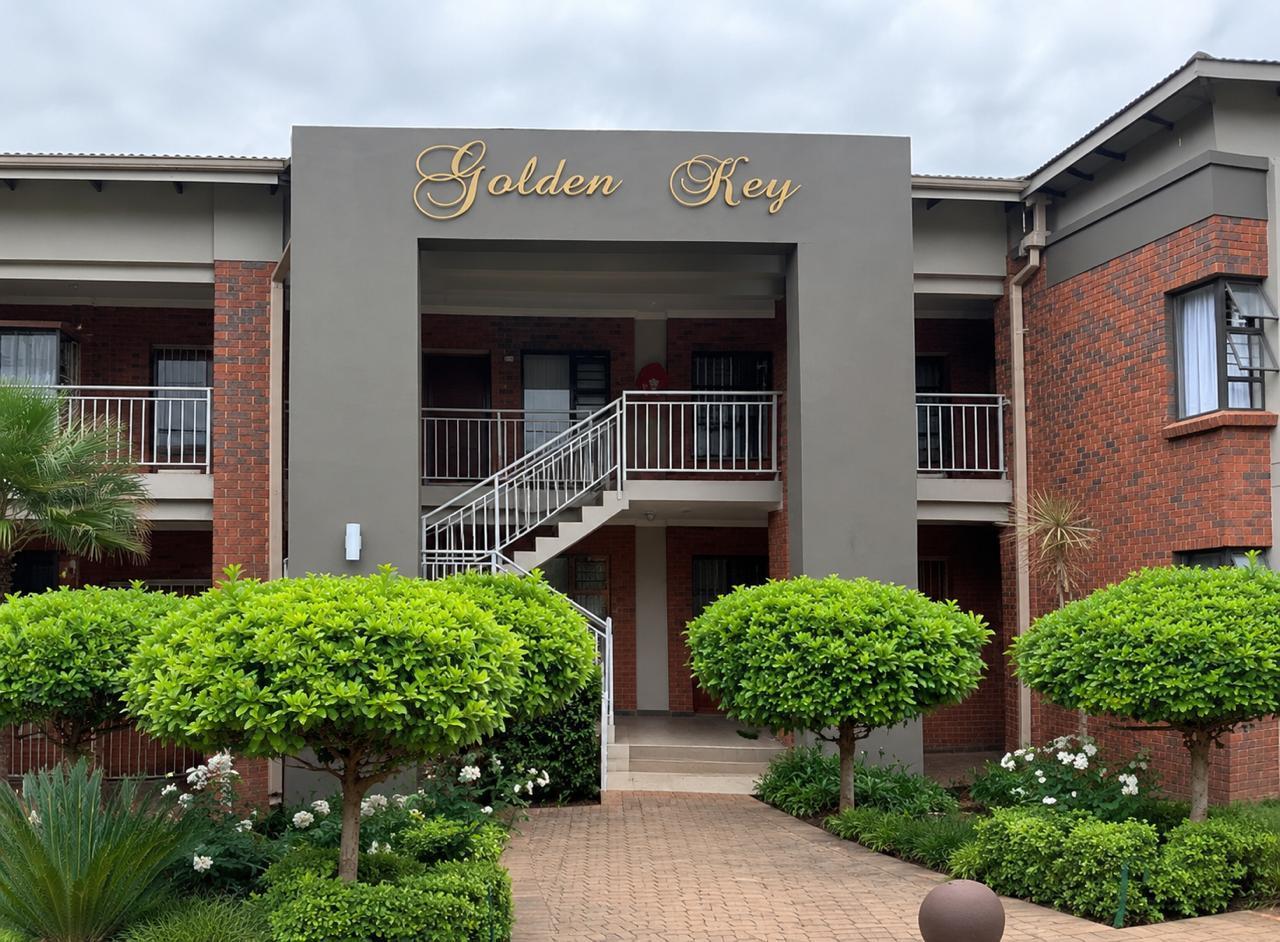 Potchefstroom, Die Bult R1.025m for sale: Priced at R1.025m through Pam Golding Properties, this one-bedroom, one-bathroom apartment in the sought-after Golden Key complex in Die Bult, Potchefstroom is well-located close to key amenities and within walking distance of North West University. Potchefstroom, Die Bult R1.025m for sale: Priced at R1.025m through Pam Golding Properties, this one-bedroom, one-bathroom apartment in the sought-after Golden Key complex in Die Bult, Potchefstroom is well-located close to key amenities and within walking distance of North West University.