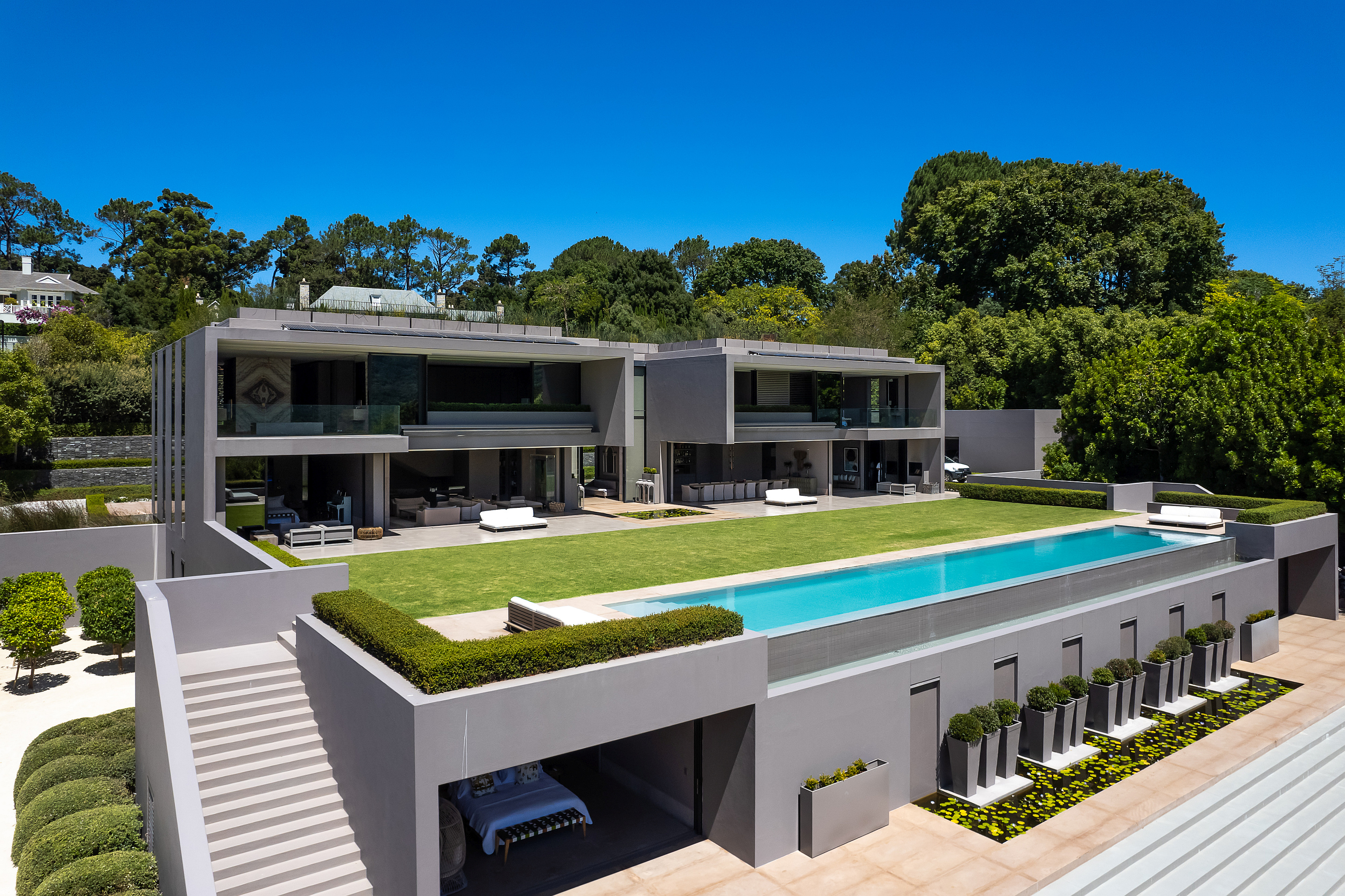Marketed by Pam Golding Properties at R189 million, this luxurious nine-bedroom, three-level home with exceptional mountain views is located in exclusive Bishopscourt in Cape Town’s sought-after Southern Suburbs.