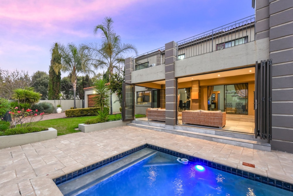 The R2 million to R4 million price bracket offers Johannesburg home buyers a diverse range of residential investment options, spanning established suburbs such as Hyde Park and Sandton to growth nodes including Fourways and Midrand.
Investment decisions at this level are increasingly shaped by factors such as rental potential, long-term capital gro...