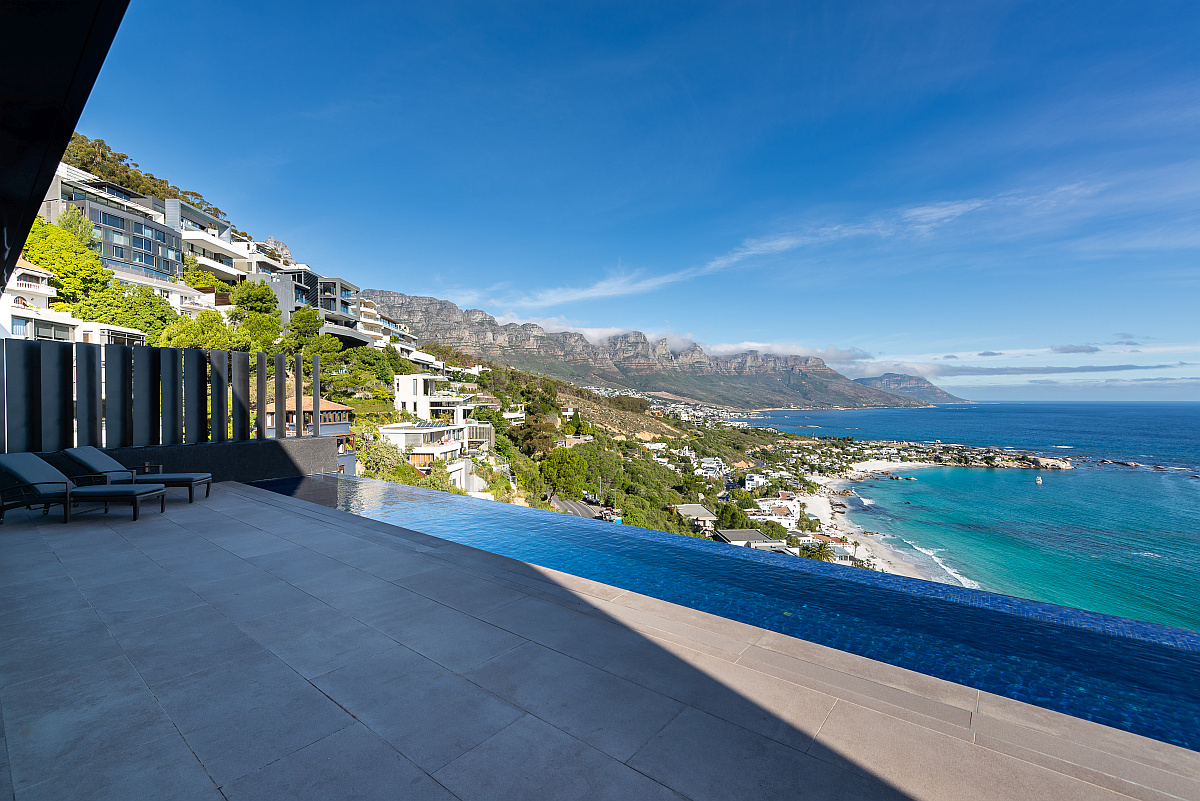 Views of the luxurious Nettleton Road residence for sale for R175 million through Pam Golding Properties. Views of the luxurious Nettleton Road residence for sale for R175 million through Pam Golding Properties.