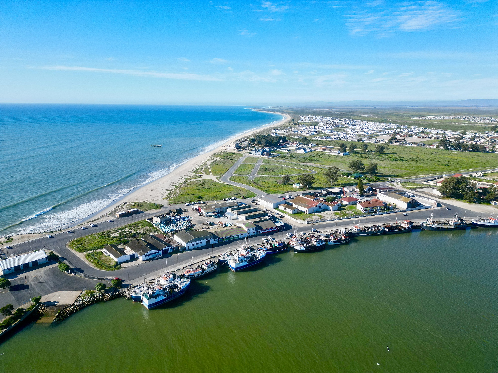Views of Velddrif including Harbour&rsquo;s Edge and the vacant plots available to purchase. 