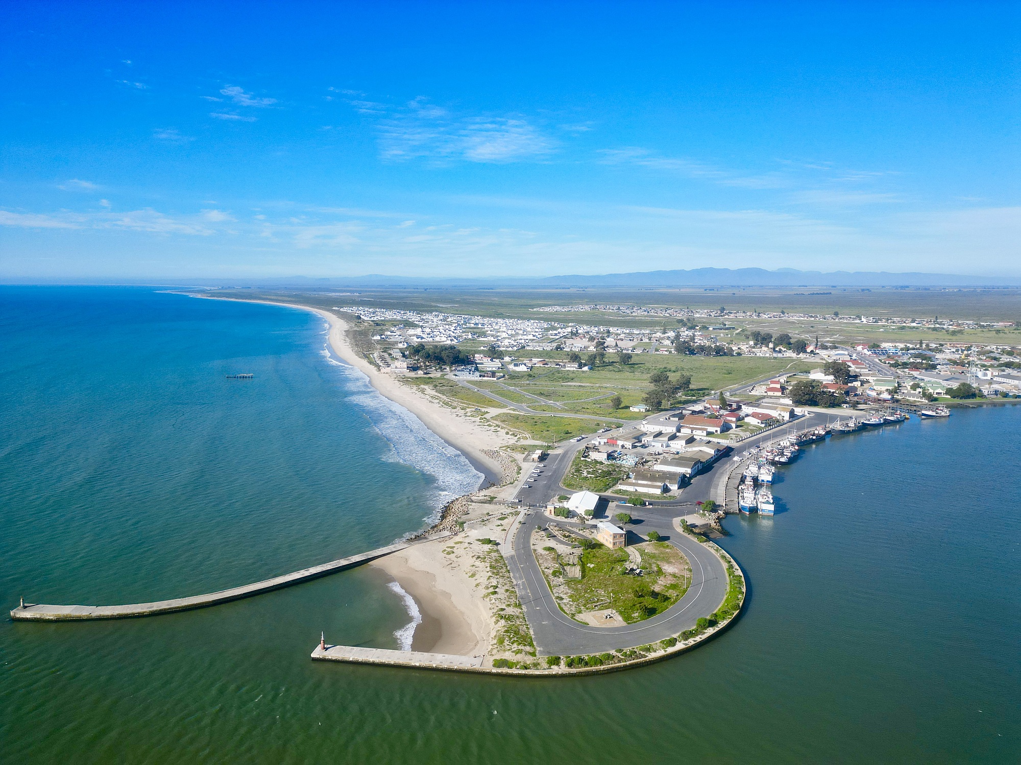 Views of Velddrif including Harbour&rsquo;s Edge and the vacant plots available to purchase. 
