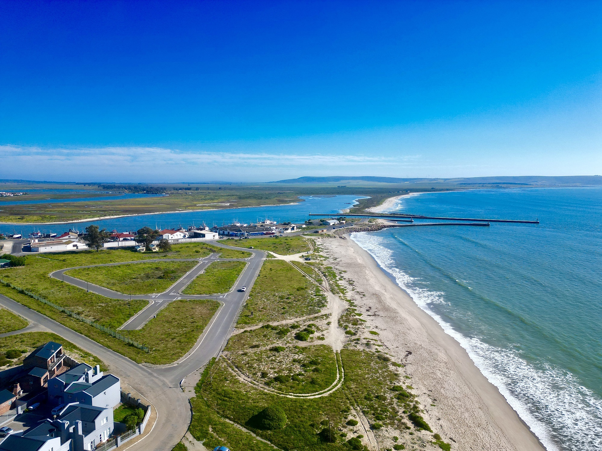 Views of Velddrif including Harbour&rsquo;s Edge and the vacant plots available to purchase. 
