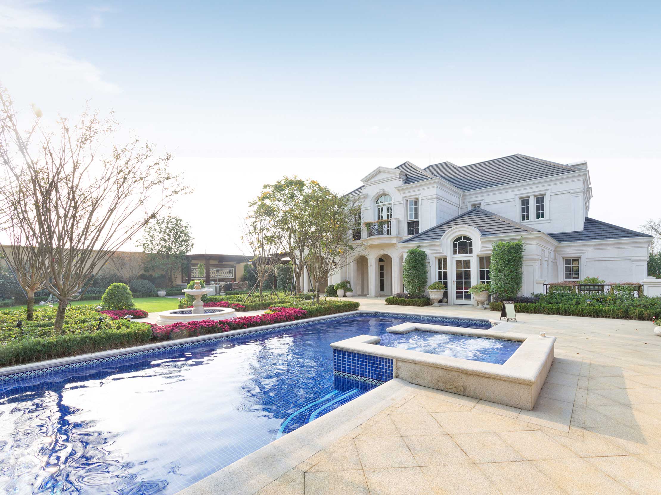 Market uncertainty bolsters luxury property’s safe haven status Market uncertainty bolsters luxury property’s safe haven status